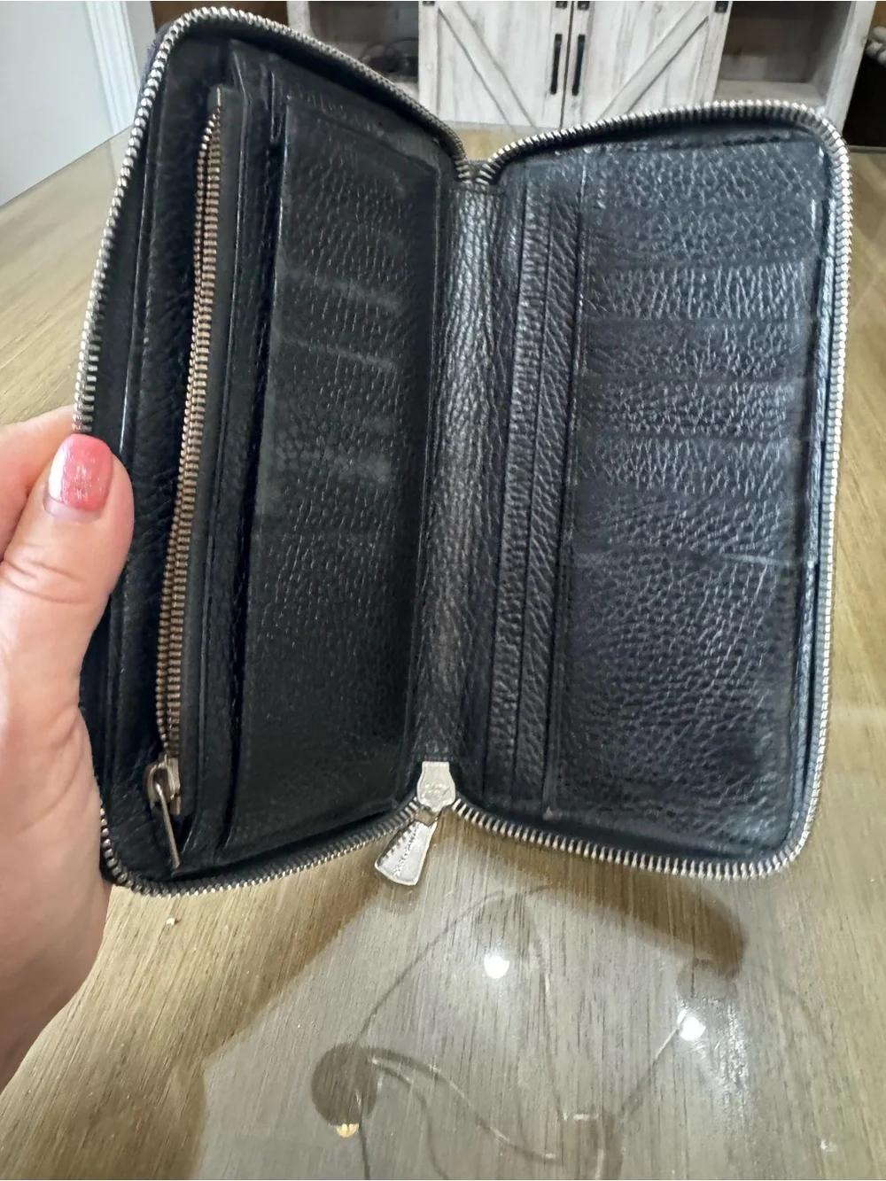 Dolce & Gabbana Black Pebbled Leather Wallet with Gold Chain Detail - Picture 5 of 8